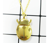 New Fashion Cute Small Golden Beetle Pocket Watchs With Chain Lightweight Necklace Pendant Clock Adult Children Ladybug Watch