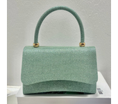 Bolso de Fiesta Brillante con asa medidas 19.5 x 13 cm