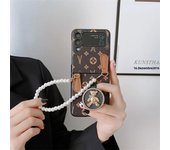 Luxury Cute 3D Bear Pearl Chain Stand Phone Case For Samsung Galaxy Z Flip 3 4 2 5 Flip3 Flip5 Flip4 5G Cover Leather Cases Capa