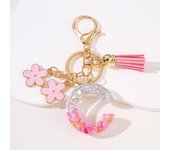 Pink flower initial keychain Drop glue resin 26 English letter keychain A E K L M S Pendant women's handbag Accessory Gift