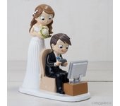 Figura tarta para primera Boda. Un detalle imprescindible en la celebración de un enlace. Perfecta para decorar el pastel o dar como regalo o recuerdo a futuras parejas.