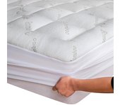 Sobrecolchón de bambú | Topper para colchón 135 x 190 cm | Grosor 2.5 cm | Refrescante, Transpirable para aliviar el Dolor de Espalda, Bolsillos Profundos para colchones de 20-50 cm, Blanco