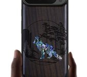 Funda magnética de madera para Google Pixel 9 Pro XL, con grabado artesanal de madera e incrustaciones de concha, compatible con cargadores inalámbricos MagSafe, diseño de zorro y maderas - Blackwood