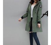 Dalian hat in long women's trench coat