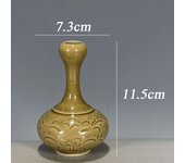Chinese antique porcelain Song Yaozhou kiln celadon p vine garlic small appreciation bottle decorative artwork ornaments