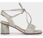 Pedro Miralles Sandalias de tacón midi de piel de serraje en color verde menta modelo TANZANIA en tonos Verdes. Hecho a mano en España.