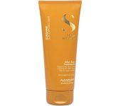 Alfaparf Sunshine After-Sun Treatment 200 Ml. | Tratamiento intensivo que repara y nutre en profundidad el cabello dañado por el sol, el cloro y la sal del mar, restaurando su hidratación y suavidad.