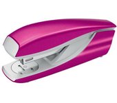Grapadora de sobremesa modelo 635 wow hasta 30 hojas color rosa petrus 623592