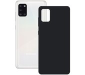 La funda silk para samsung galaxy a31 de color negro tiene una estructura flexible y tacto suave. mantiene el smartphone libre de huellas dactilares y ralladuras accidentales.
