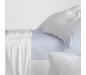 Juego Sábanas Franela Diseño 573. BURRITO BLANCO. Incluye sábana encimera, bajera y 1/2 fundas de almohadas. Estampado geométrico de líneas .Disponible en color  Azul y gris. 100% Algodón. Tamaños 90, 105, 135, 150, 150-160, 180 y 200cm