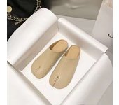 2024 Soft Wooden Clogs Half Slippers with Split Toes Solid Color Leather Tabi Style Anti Slip Women's Mule Flat Shoes