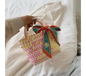 Mini bolso de mano hecho a mano para mujer, bolso de mano de plástico tejido en contraste, bufanda de seda decorada, bolsos de playa bohemios, cesta de compras femenina, Verano