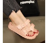 Los hombres y las mujeres usan una palabra pueden mojar el agua Internet celebridad playa zapatillas geniales