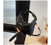 New single shoulder messenger bag underarm niche mini women's bag fashion handbag 2025 winter dumpling bag women