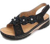 Summer fashion women's flat sandals.