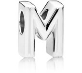 Charm Pandora Letra M 797467 en Plata de Ley