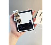 Korean Luxury 3D Rhinestone Bear Bow Heart Wristband Bracket Case for Samsung Galaxy Z Flip 3 4 5G Zflip4 Z Flip3 Flip4 Cover