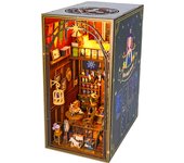 DAM. Casa Mágica Mira. Book Nook realista con gran detalle, cubierta y luces led. 18x12x22cm.