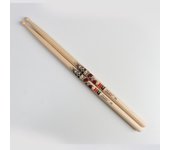 A pair of top-notch imported North American walnut drum sticks with 5A, 7A, 5B optional wear-resistant and excellent hand feel