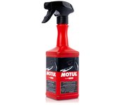Motul Limpia Plásticos - Reaviva Superficies Plásticas - Brillo Protector - Pulverizador Manual