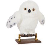 WWO Hedwig Interactiva | Harry Potter Wizarding World | Peluche Hedwig Interactivo - Más de 15 sonidos y movimientos que harán de Hedwig tu compañera fiel.