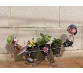 CAPRILO REGALOS & DECORACIÓN Macetero Triple Decorativo de Metal Niño y Niña en Balancín. Adornos y Figuras. Decoración para Jardín. Regalos Originales. 52 x 19 x 29 cm.