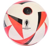 Football adidas Fussballliebe Euro24 Club IN9372 balón de entrenamiento de la serie Fussballliebe Euro24 Club, diseñado para ofrecer un vuelo estable y un gran control en el terreno de juego.
