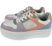 Zapatillas marca REFRESH para mujer en color lila. Zapatillas deportivas veganas Refresh mujer con plataforma alta y diseño multicolor retro