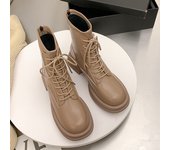 Nuevas botas medianas de suela gruesa exterior delgada con cordones delanteros de estilo británico
