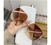 Nuevo templo hueco marco grande gafas de sol cuadradas gafas delgadas de cara grande de las mujeres playa Internet celebridad gafas de sol gafas de sol