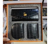 2024 New Vintage Purse Ladies Large Capacity d buckle Multi-card Multi-function triple Fold Handheld Bag 3-piece gift Box for the holidays