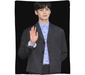 Cha Eun woo Blanket Soft and Warm Lightweight Fluffy Throws Blankets Rug Carpet Gift for Beach Yoga Bedroom Living Room Decoration Sofa Camping Trip Dorm Decor All Season