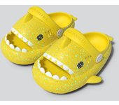 De dibujos animados luminoso tiburón zapatillas de los niños de verano de los niños y niñas antideslizante agujero zapatos lindo luminoso fresco zapatillas bebé