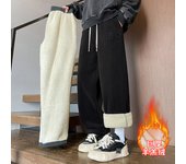 Pantalones casuales de lana de cordero para niños invierno 2025 nuevos pantalones de algodón para hombres engrosados de terciopelo pantalones de chándal rectos de otoño e invierno