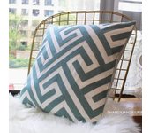 LILI HOME Pack de 4 Fundas de Cojín 45 x 45 cm Suaves y Acogedoras para Invierno. Fabricadas con materiales suaves y peludos, estas fundas ofrecen una combinación perfecta de funcionalidad y estética. Ideales para cojines decorativos en sofás, camas, sill