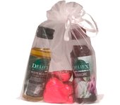 Regalo para bodas con miniaturas de Aceite de Oliva y Vinagre de Jerez D.O. con bombones corazón de chocolate en bolsa de organza (Pack 24 ud)