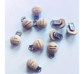 Wholesale beech wood pacifier clip paci clips natural wood three breath hold baby toy holder