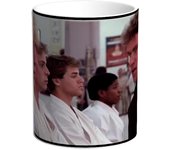 Taza Cobra Kai. Karate Kid. Johnny Lawrence. Daniel Larusso. Miyagi. Miguel. Robby. Halcon. Samantha. Tory