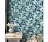 Muestra DIN A4 de Papel pintado vinílico ecológico jardín de flores fondo azul estilo botánico - Masie Garden 682061 de GAULAN