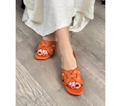 Pedro Miralles Sandalias planas de piel en color naranja modelo VILLAJOYOSA en tonos Naranjas. Hecho a mano en España.