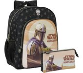 SAFTA  Mochila Junior Adaptable a Carro THE MANDALORIAN "THIS IS THE WAY" + Estuche Triple THE MANDALORIAN - Kit Escolar Mochila y Estuche THE MANDALORIAN - Mochila + Estuche Diseño Único y Licencia Oficial - Pack Completo Cole Mochila y Estuche By SAFTA