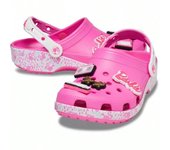 Barbie Classic Clog U de Crocs, comodidad y estilo en cada paso. Diseño ergonómico, ideal para el día a día y actividades al aire libre.