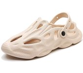 The outer shoes are fashionable casual shoes, beach sandals, Eva men's clogs.