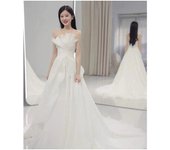 Light wedding dress 2025 new bride strapless simple outdoor slimming main travel photography small tail on the