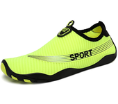 Zapatos acuáticos de secado rápido para niños, zapatos de agua descalzos para hombres, zapatos de natación ligeros, calcetines planos suaves para Yoga, zapatillas de deporte a juego para la familia 27-46