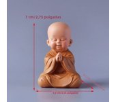 1pcs Resin Cute Little Monk Mini Statue Modern Handmade Sculpture Cute Home Living Room Desktop Mini Statue Children's Gift Car