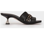Pedro Miralles Sandalias de tacón de piel de color negro con tachas modelo ASPRILLAS en tonos Negros. Hecho a mano en España.
