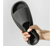 Nuevas zapatillas de hombre de talla grande 47 48, suela suave EVA ligera, zapatos de viaje informales, chanclas antideslizantes para el baño en casa, sandalias de playa de verano
