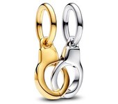 763435C00 - Charm Colgante Divisible en plata de ley y con un recubrimiento en oro de 14k Esposas que se abren 763435C00 PANDORA Raíz Joyas Pandora MUJER inicio Charm Pandora Mujer Pandora Original