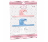 Arias - Set de 12 Perchas de Plástico Duro para Muñecas en Blanco, Rosa y Azul
